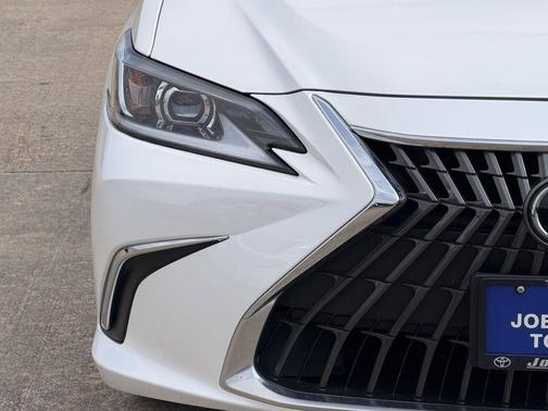White Pearl 2024 Lexus ES 350 Base
