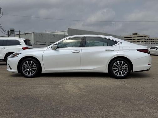 White Pearl 2024 Lexus ES 350 Base