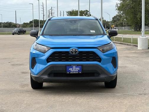 2020 Toyota RAV4 LE