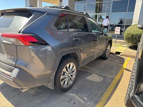 2023 Toyota RAV4 XLE Premium