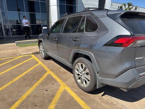 2023 Toyota RAV4 XLE Premium