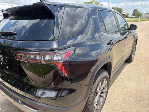 Mosaic Black Metallic 2025 Chevrolet Equinox 1LT