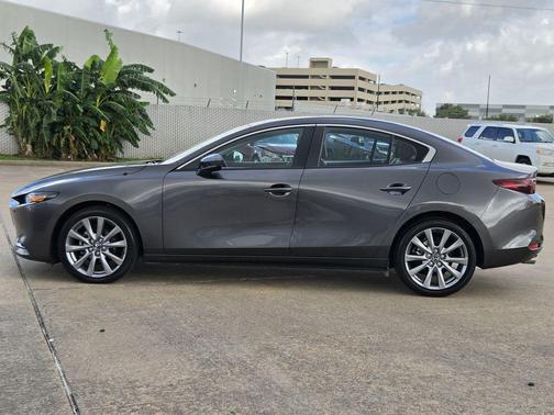 Machine Gray Metallic 2025 Mazda Mazda3 FWD w/Preferred Package