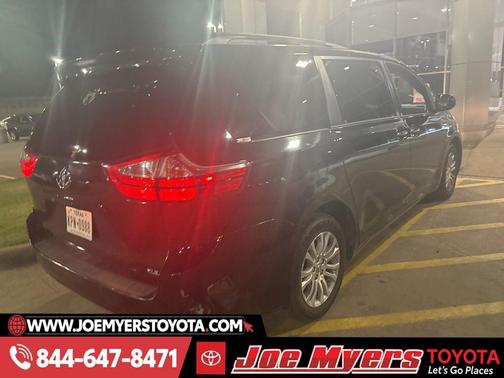 2017 Toyota Sienna XLE