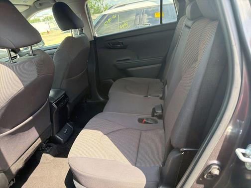 Magnetic Gray Metallic 2025 Toyota Highlander LE
