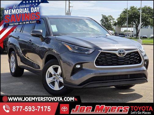Magnetic Gray Metallic 2025 Toyota Highlander LE