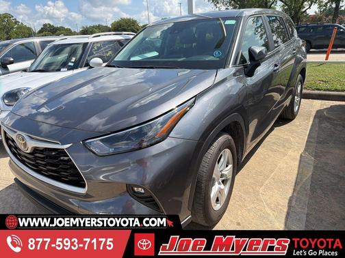 Magnetic Gray Metallic 2025 Toyota Highlander LE