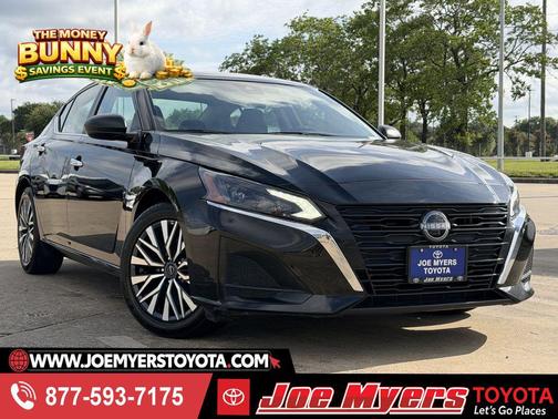 Super Black 2025 Nissan Altima 2.5 SV