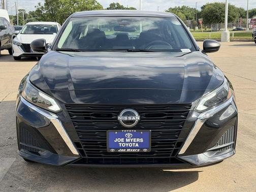 Super Black 2025 Nissan Altima 2.5 SV