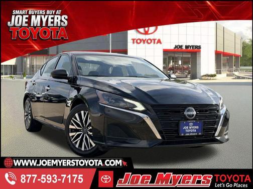 Super Black 2025 Nissan Altima 2.5 SV