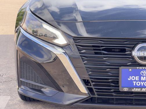 Super Black 2025 Nissan Altima 2.5 SV