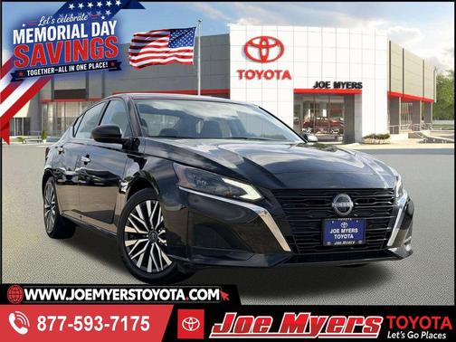 Super Black 2025 Nissan Altima 2.5 SV