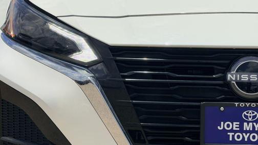 Glacier White 2025 Nissan Altima 2.5 SV