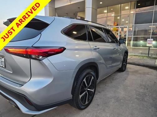 2022 Toyota Highlander XSE