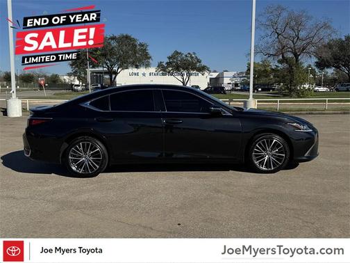 2023 Lexus ES 300h Base