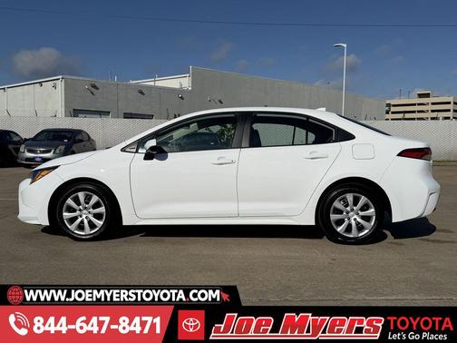 Ice Cap 2025 Toyota Corolla LE