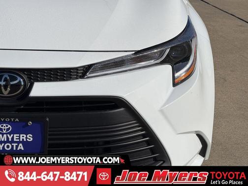 Ice Cap 2025 Toyota Corolla LE