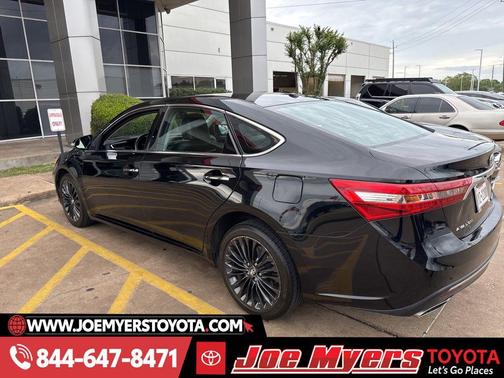 Midnight Black Metallic 2017 Toyota Avalon Touring