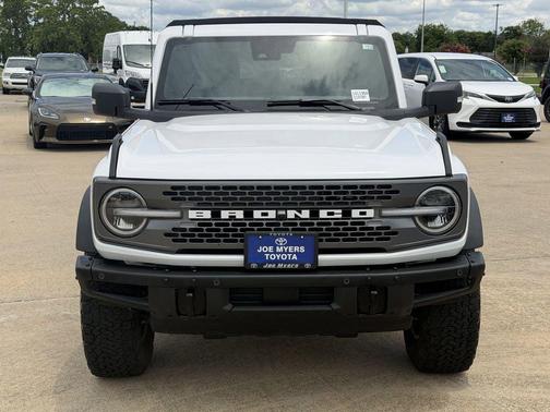Oxford White 2024 Ford Bronco Badlands