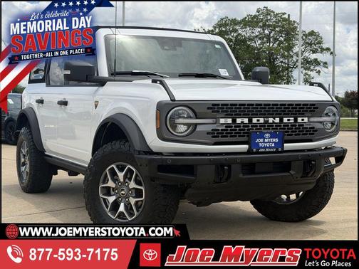 Oxford White 2024 Ford Bronco Badlands