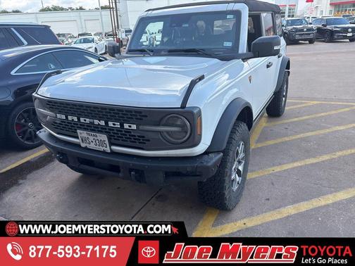 Oxford White 2024 Ford Bronco Badlands