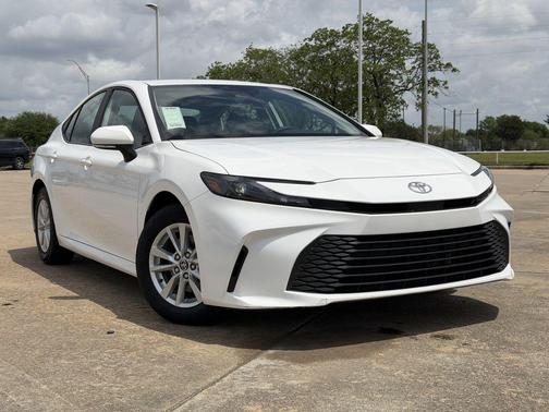 Ice Cap 2025 Toyota Camry LE