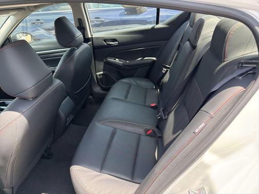 Pearl White 2025 Nissan Altima SR FWD