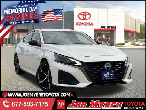 Pearl White 2025 Nissan Altima SR FWD