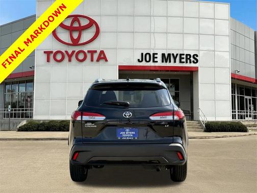 2024 Toyota Corolla Cross LE