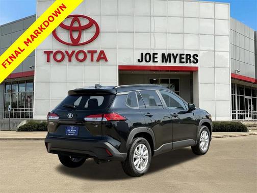 2024 Toyota Corolla Cross LE