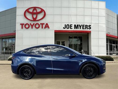 2023 Tesla Model Y Long Range Dual Motor All-Wheel Drive