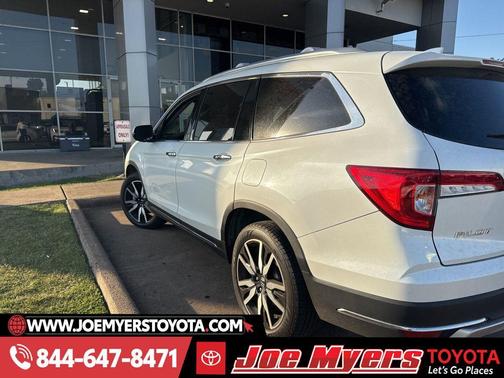Platinum White Pearl 2021 Honda Pilot Touring 8-Passenger