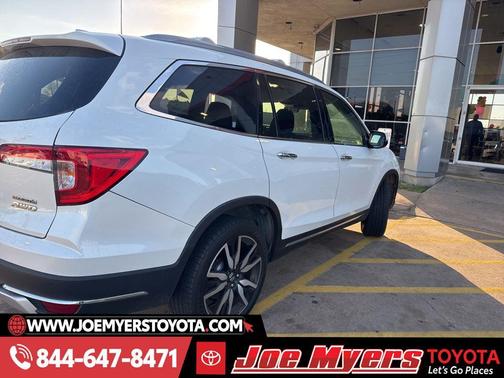 Platinum White Pearl 2021 Honda Pilot Touring 8-Passenger