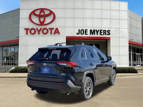 2024 Toyota RAV4 Hybrid XLE Premium