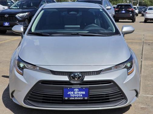 Classic Silver Metallic 2026 Toyota Corolla LE