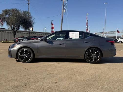 2025 Nissan Altima SR FWD