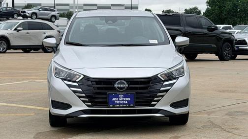 Brilliant Silver Metallic 2024 Nissan Versa 1.6 SV