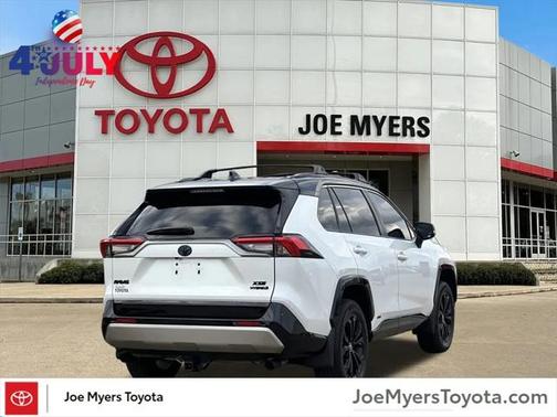 2024 Toyota RAV4 Hybrid SE