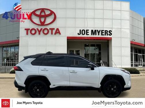 2024 Toyota RAV4 Hybrid SE