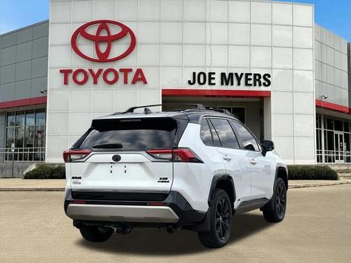 2024 Toyota RAV4 Hybrid SE