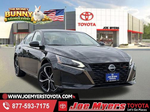 Super Black 2025 Nissan Altima SR FWD