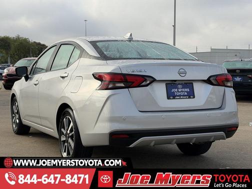 Brilliant Silver Metallic 2025 Nissan Versa 1.6 SV