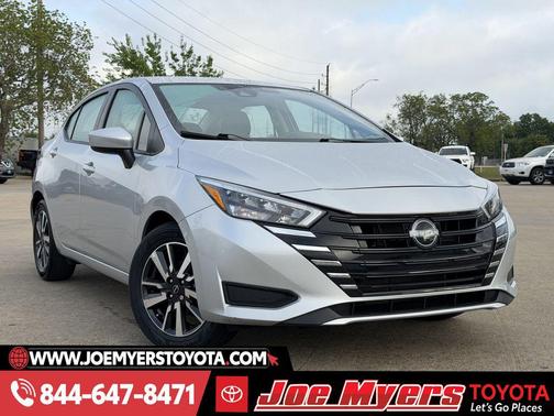 Brilliant Silver Metallic 2025 Nissan Versa 1.6 SV