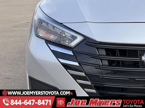 Brilliant Silver Metallic 2025 Nissan Versa 1.6 SV