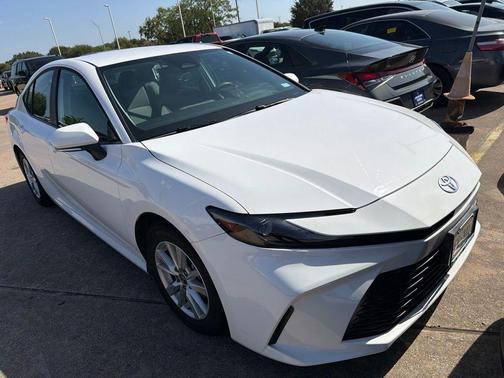 Ice Cap 2025 Toyota Camry LE
