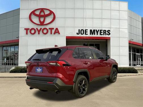 2025 Toyota RAV4 LE