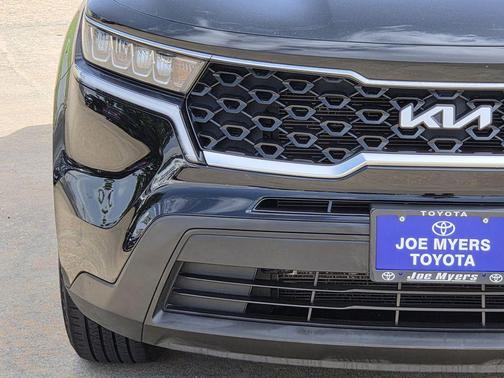 Ebony Black 2023 Kia Sorento LX
