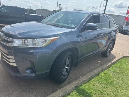 2018 Toyota Highlander LE