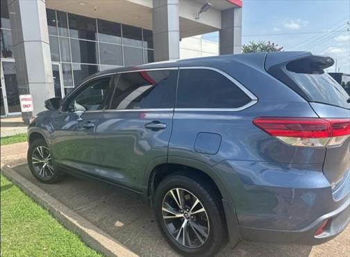 2018 Toyota Highlander LE