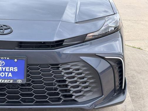 Dark Cosmos 2026 Toyota Camry SE